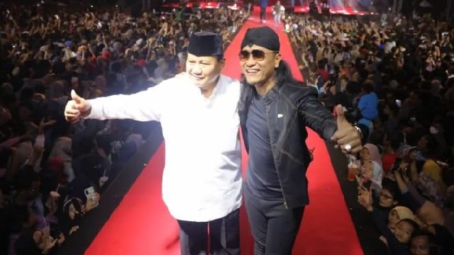 Prabowo Hadir Milad Ponpes Ora Aji, Gus Miftah Berikan Lagu: Wis Wayahe