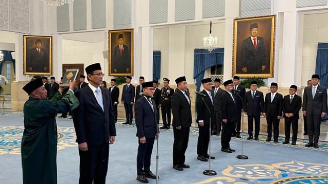 Presiden Prabowo Lantik 4 Menteri Baru dan 1 Wakil Menteri