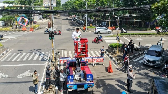 Penurunan Kabel Buah Batu Bandung Menuju Kota Bandung tanpa Kabel Udara