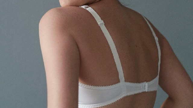 Benarkah Memakai Bra Terlalu Lama Picu Kanker Payudara? Ini Penjelasan Medis dan Fakta Ilmiahnya