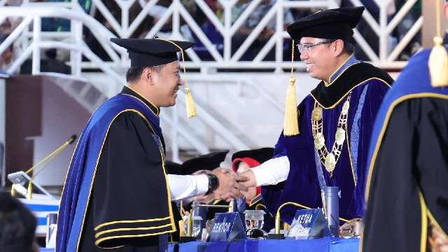 Wamentan Sudaryono Raih Gelar Doktor IPB dengan Predikat Cumlaude