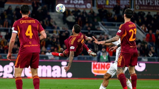 Serie A Pekan 26 Penuh Kejutan: Roma Pesta Gol, Napoli dan Milan Tersandung