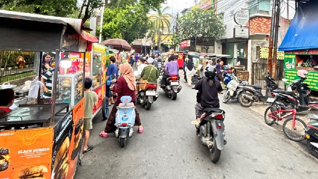 Berburu TakjiL di Hari 10 Terakhir Ramadhan