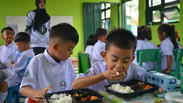 Terungkap Program MBG Faktor Utama Publik Puas dengan Kinerja Presiden Prabowo